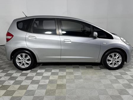 2012-Honda-Jazz-13-Comfort_15
