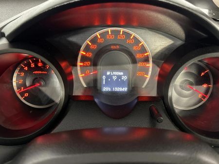 2012-Honda-Jazz-13-Comfort_2