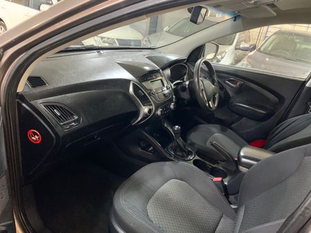 2012-Hyundai-ix35-20-GL-Premium_13