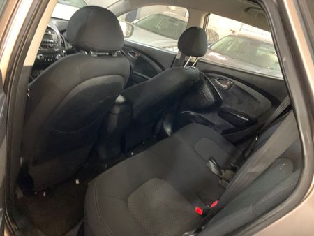 2012-Hyundai-ix35-20-GL-Premium_14