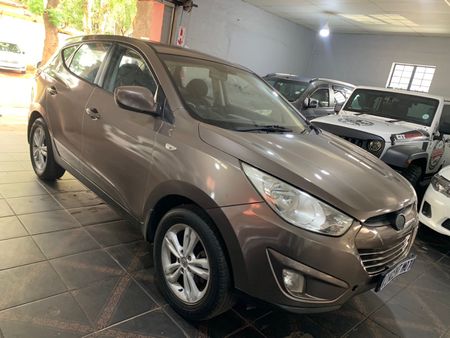 2012-Hyundai-ix35-20-GL-Premium_2