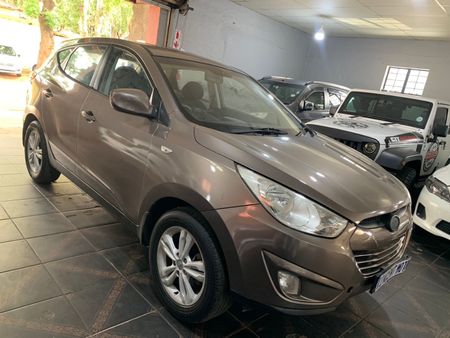2012-Hyundai-ix35-20-GL-Premium_6