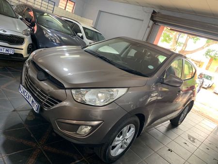 2012-Hyundai-ix35-20-GL-Premium_7