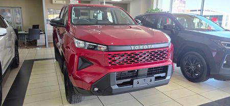 2026-Toyota-Hilux-28-GD-6-RB-SRX-Auto-Double-Cab_4