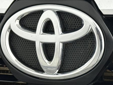 2021-Toyota-Hilux-28-GD-6-Raised-Body-Legend-4x4-Extended-Cab_9