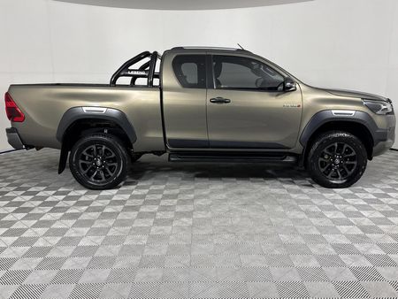 2021-Toyota-Hilux-28-GD-6-Raised-Body-Legend-4x4-Extended-Cab_15