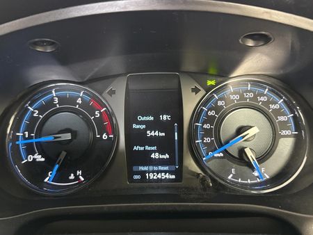2021-Toyota-Hilux-28-GD-6-Raised-Body-Legend-4x4-Extended-Cab_2