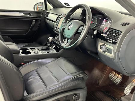 2016-Volkswagen-Touareg-GP-30-V6-TDI-Luxury-Auto_9