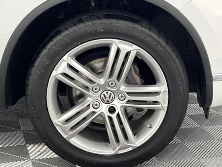 2016-Volkswagen-Touareg-GP-30-V6-TDI-Luxury-Auto_5