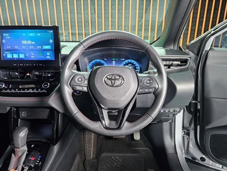 2025-Toyota-Corolla-Cross-18-GR-S_9