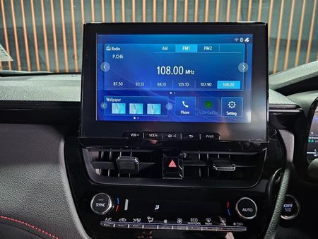 2025-Toyota-Corolla-Cross-18-GR-S_13