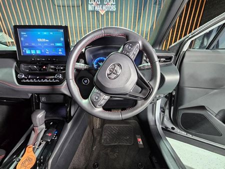 2025-Toyota-Corolla-Cross-18-GR-S_18