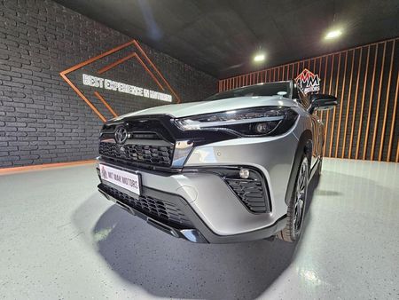 2025-Toyota-Corolla-Cross-18-GR-S_3