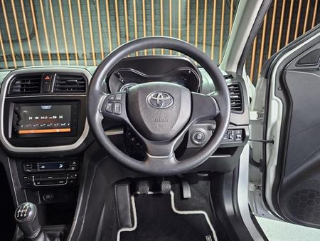 2022-Toyota-Urban-Cruiser-15-Xs_9