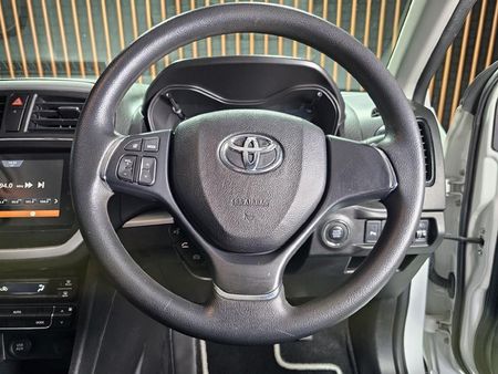 2022-Toyota-Urban-Cruiser-15-Xs_10