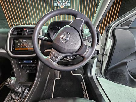 2022-Toyota-Urban-Cruiser-15-Xs_17