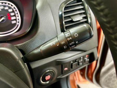 2021-Suzuki-Vitara-Brezza-15-GLX-Auto_12