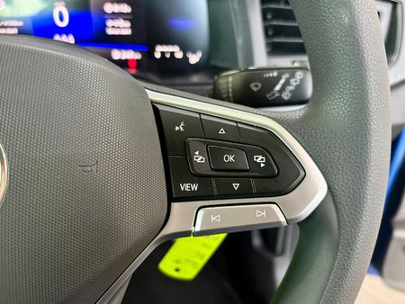 2024-Volkswagen-Polo-10-TSI_10