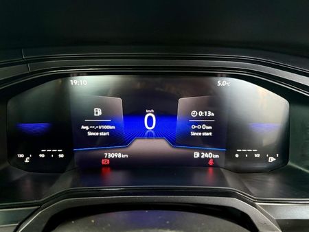 2024-Volkswagen-Polo-10-TSI_3