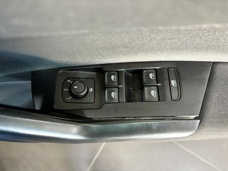 2024-Volkswagen-Polo-10-TSI_7