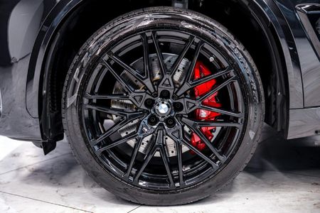 2024-BMW-X5-M-Competition_11