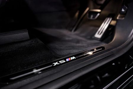 2024-BMW-X5-M-Competition_24