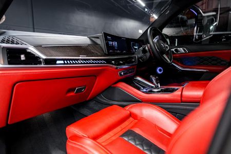 2024-BMW-X5-M-Competition_28