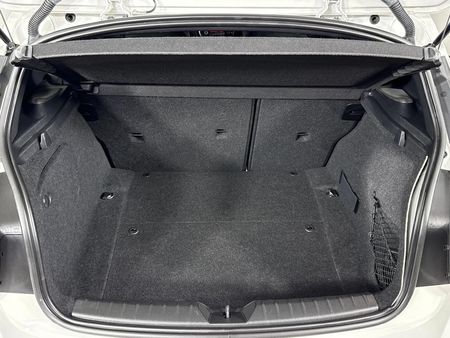 2013-BMW-1-Series-M135i-3-dr-Auto_12