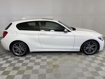 2013-BMW-1-Series-M135i-3-dr-Auto_15