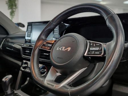 2022-Kia-Seltos-16-EX_19