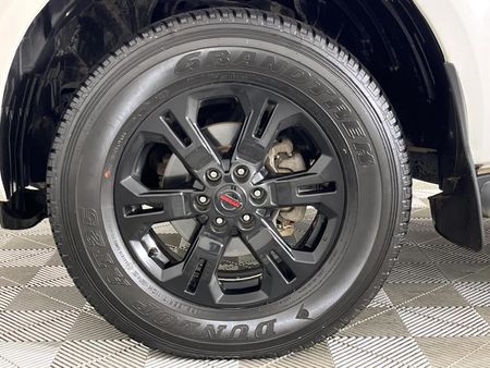 2017-Nissan-Navara-23D-LE-4x4-Auto-Double-Cab_3