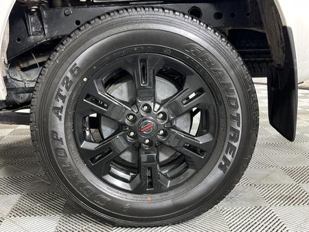 2017-Nissan-Navara-23D-LE-4x4-Auto-Double-Cab_5