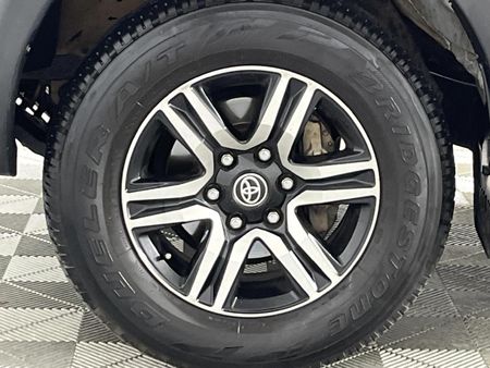 2023-Toyota-Hilux-24GD-6-4x4-Raider-X-Auto-Double-Cab_4