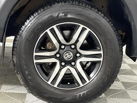 2023-Toyota-Hilux-24GD-6-4x4-Raider-X-Auto-Double-Cab_5