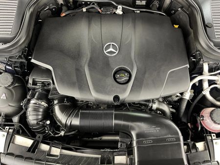 2018-Mercedes-Benz-GLC-250d_14
