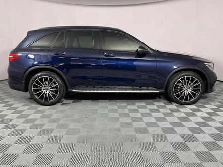 2018-Mercedes-Benz-GLC-250d_18
