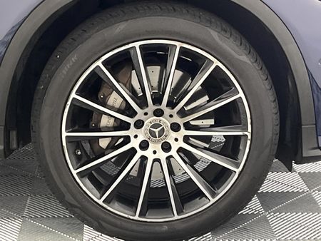 2018-Mercedes-Benz-GLC-250d_5