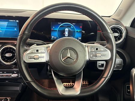 2020-Mercedes-Benz-CLA-200-Auto_11