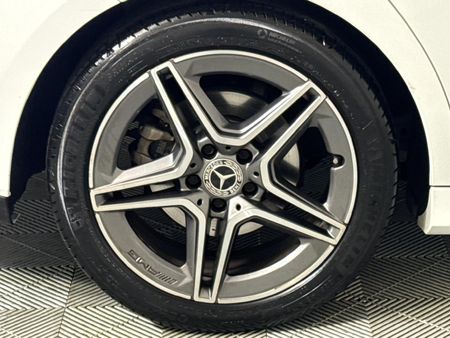2020-Mercedes-Benz-CLA-200-Auto_7