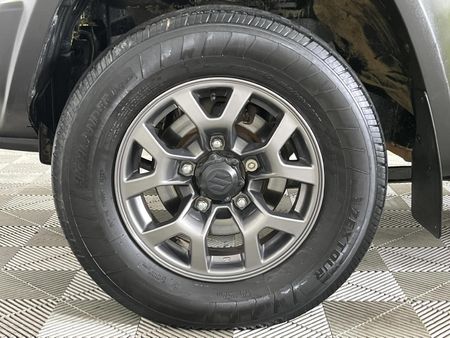 2019-Suzuki-Jimny-15-GLX-Auto_2
