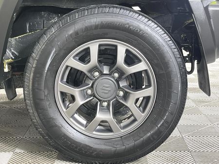 2019-Suzuki-Jimny-15-GLX-Auto_4