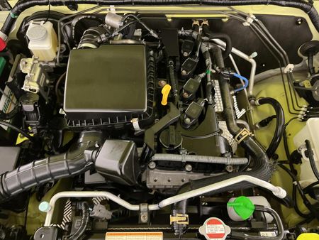 2019-Suzuki-Jimny-15-GLX-Auto_8
