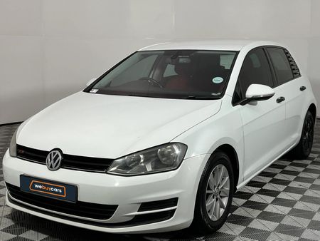 2014-Volkswagen-Golf-VII-12-TSI-Trendline_0