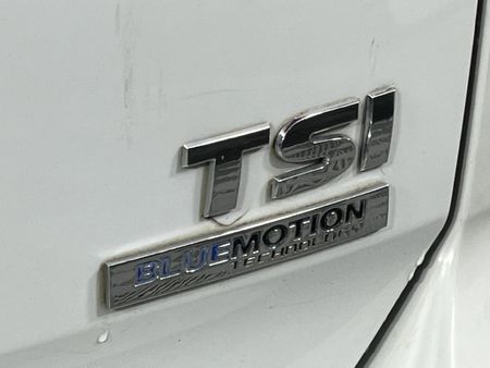 2014-Volkswagen-Golf-VII-12-TSI-Trendline_9