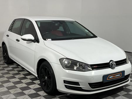 2014-Volkswagen-Golf-VII-12-TSI-Trendline_14