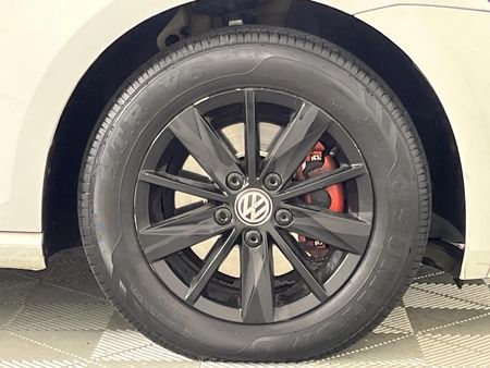 2014-Volkswagen-Golf-VII-12-TSI-Trendline_4