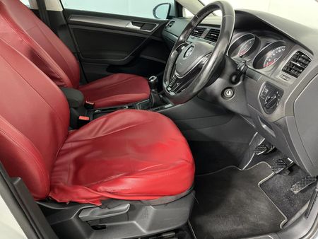 2014-Volkswagen-Golf-VII-12-TSI-Trendline_7