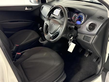 2018-Hyundai-Grand-i10-125-Fluid_9