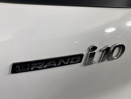 2018-Hyundai-Grand-i10-125-Fluid_11