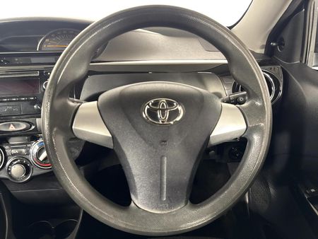2018-Toyota-Etios-Cross-15-XS-5-dr_11